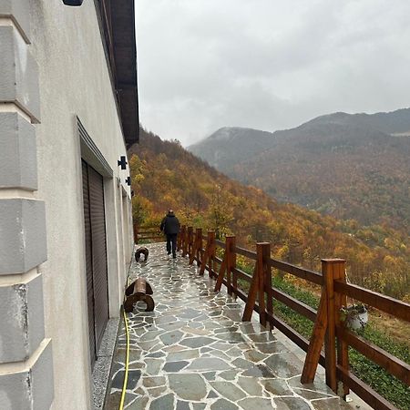 Zeneli Alpin Chalet Cerem Luaran gambar
